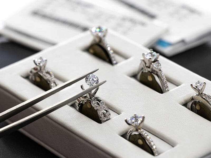 diamond-engagement-ring-schoenborns-jewelry-wisconsin