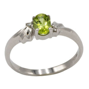 Oval cut green peridot ring set in white gold
